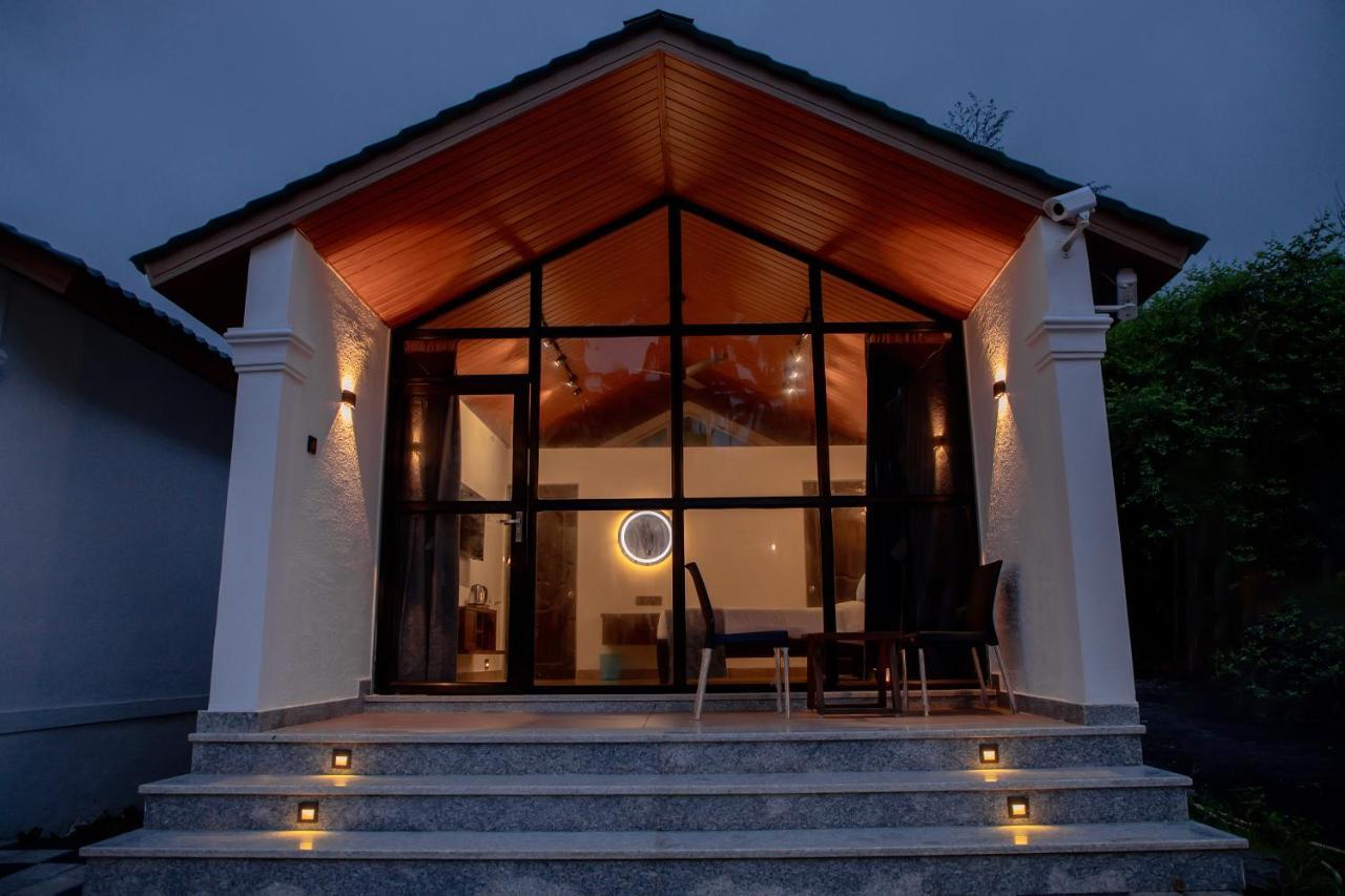 White Sand Beach Resort Kondivali Exteriör bild