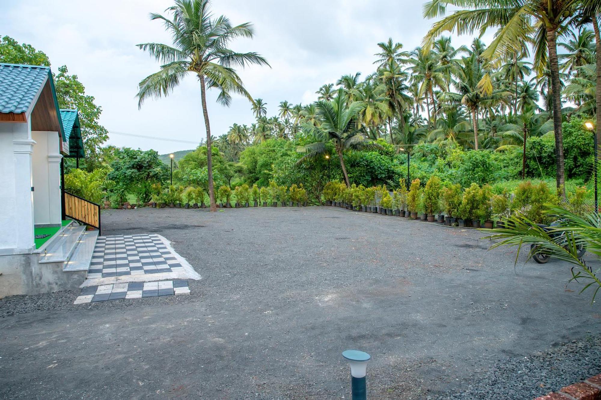 White Sand Beach Resort Kondivali Exteriör bild