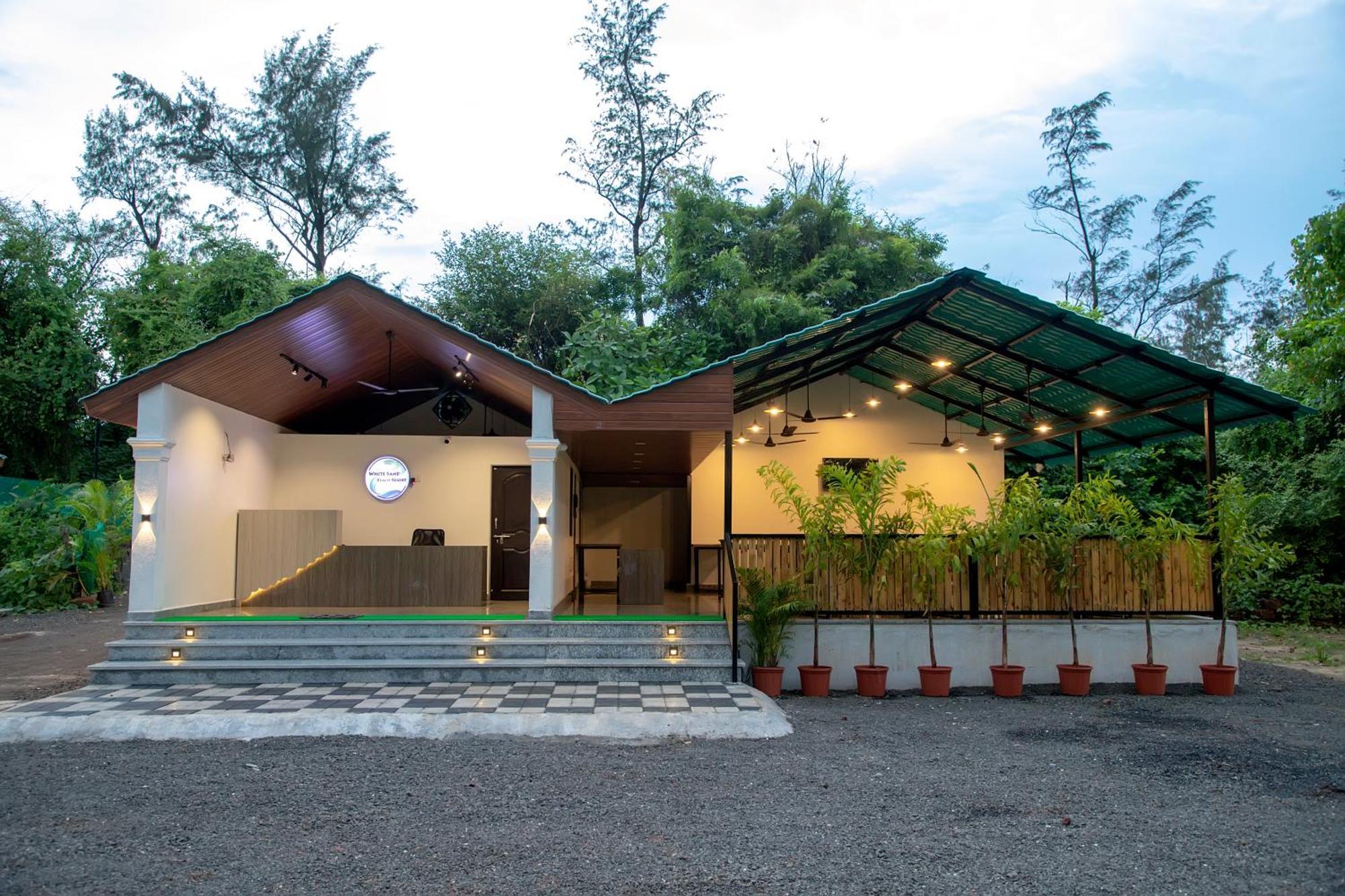 White Sand Beach Resort Kondivali Exteriör bild